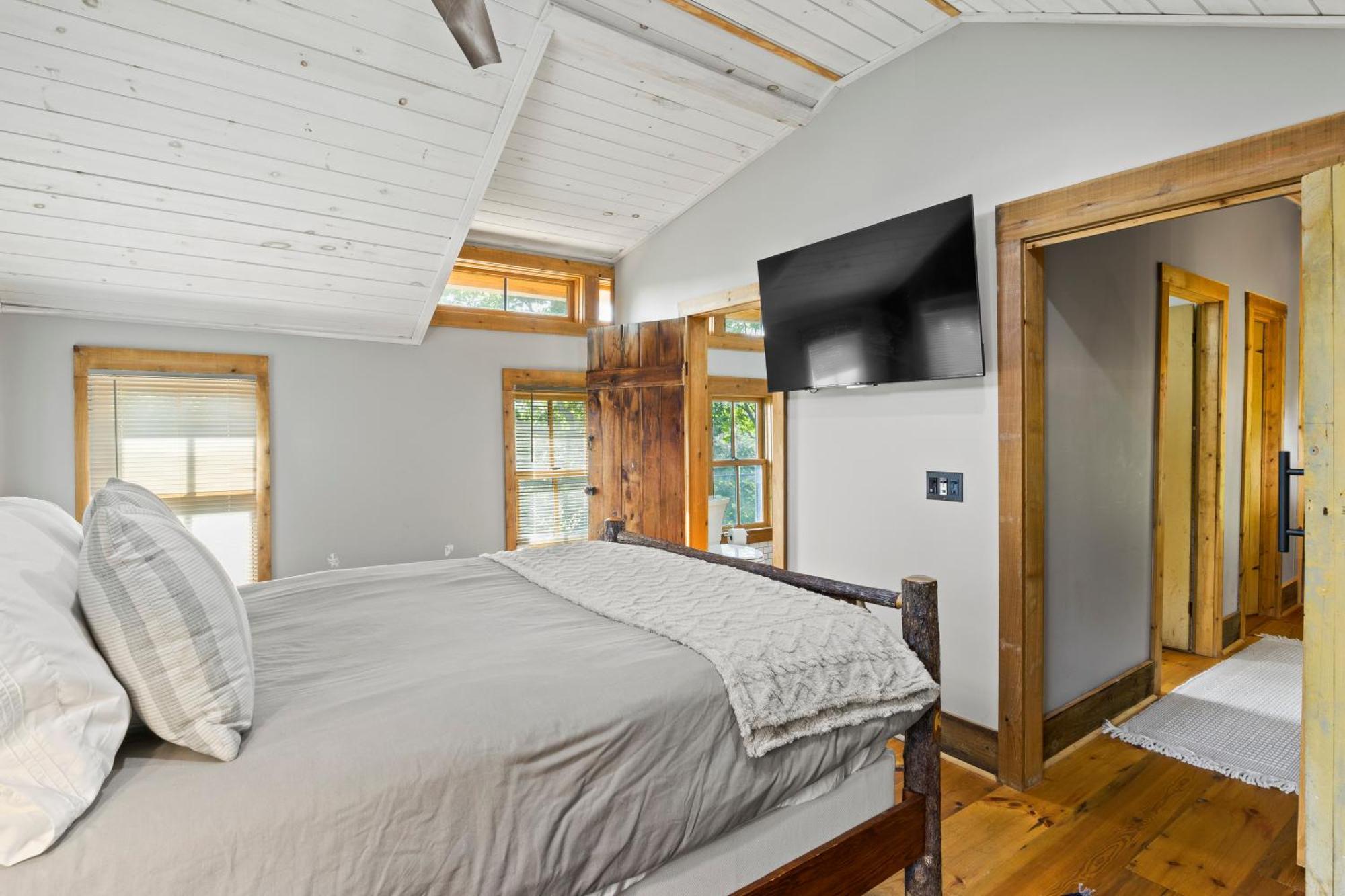 Cozy Two Bedroom Home On Canandaigua Lake Rushville Екстериор снимка