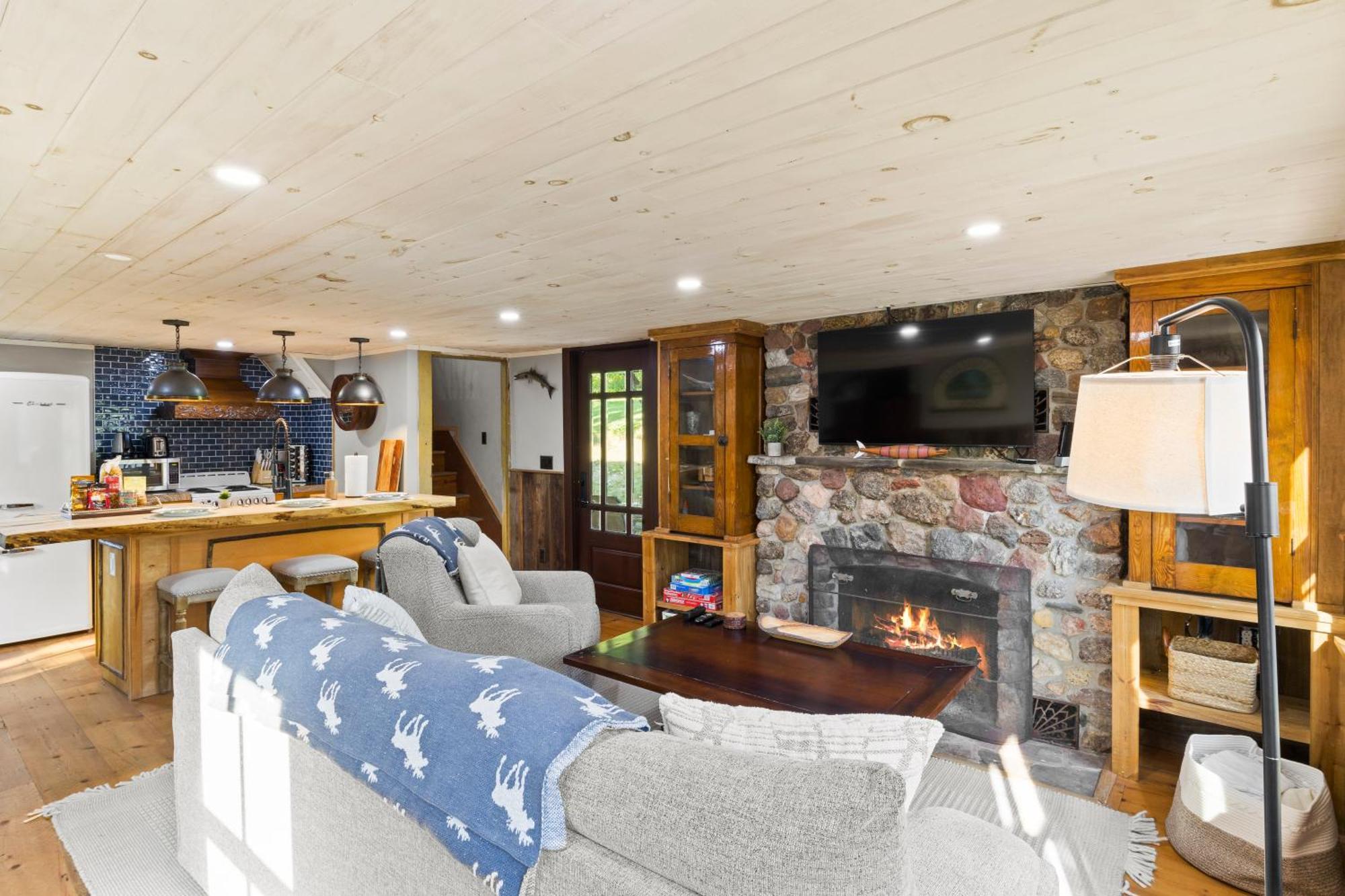 Cozy Two Bedroom Home On Canandaigua Lake Rushville Екстериор снимка